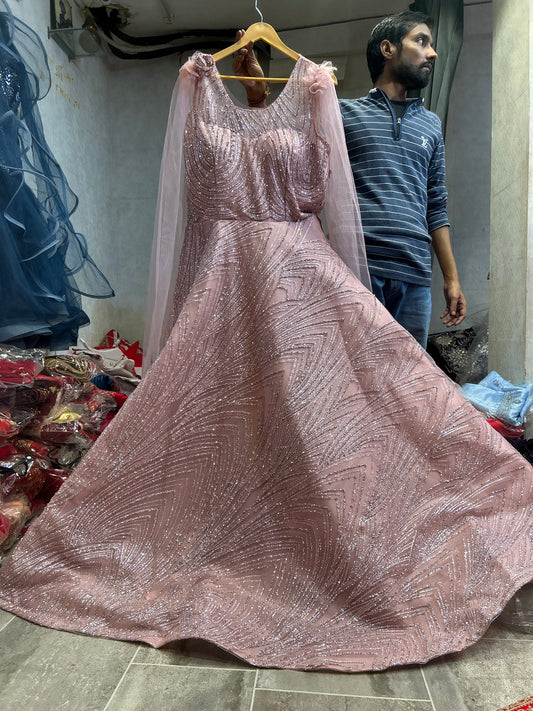 Vestido lehenga con top corto de diseño rosa