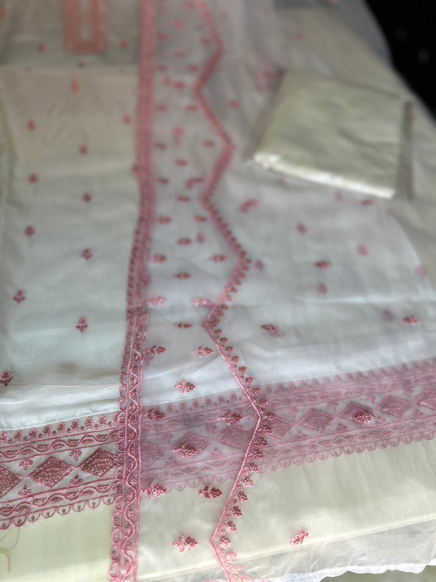 Fair white pink Unstitched suit