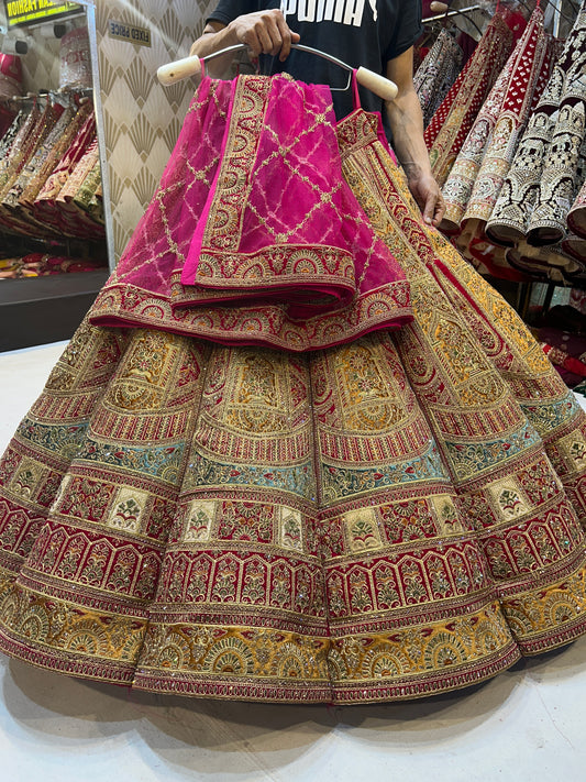 Lehenga nupcial pesada