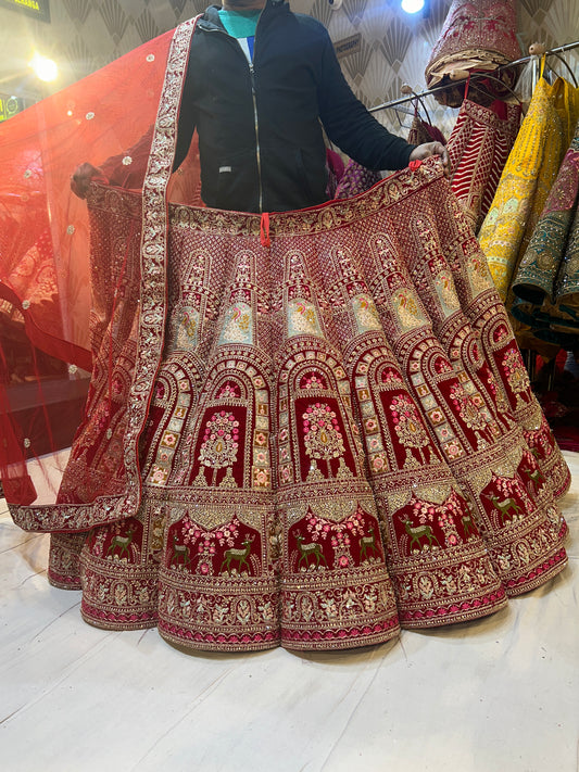 Lehenga de diseñador en color rojo ❤️