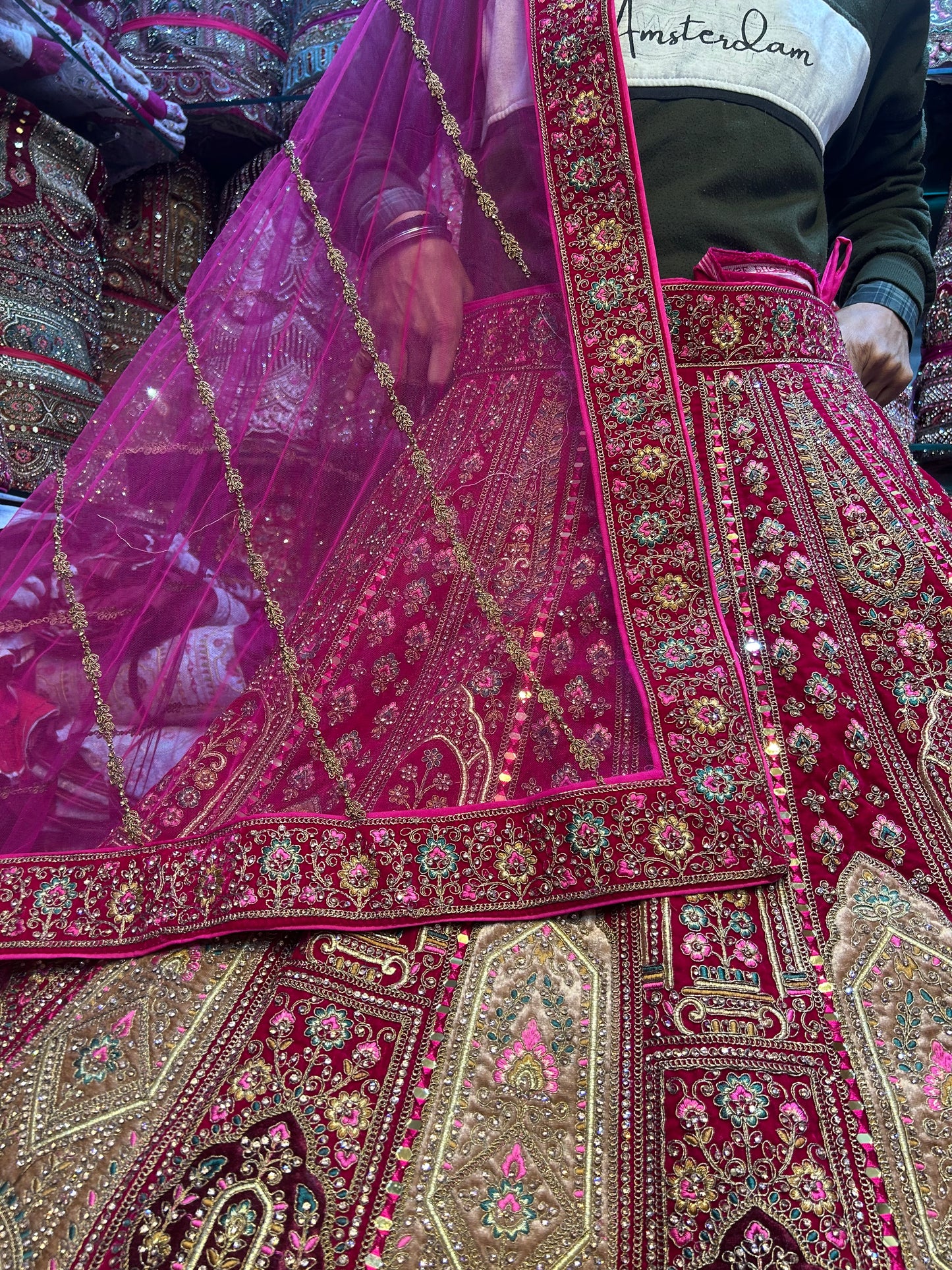 Encantadora lehenga rosa rani