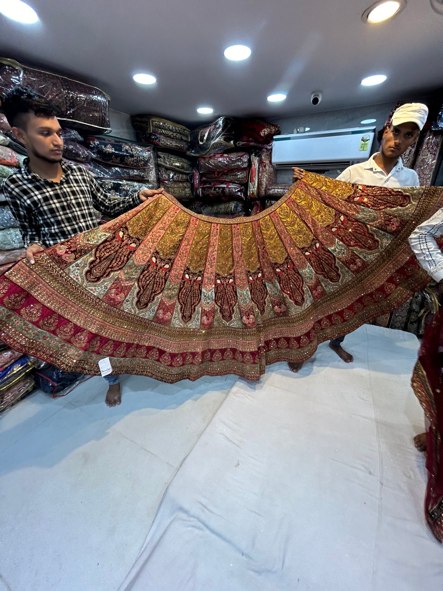 Lehenga nupcial color mostaza dorada