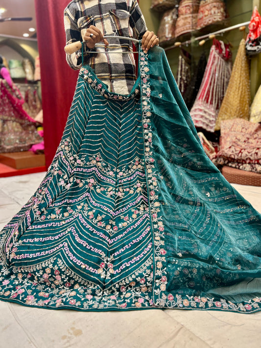 Impresionante lehenga verde azulado