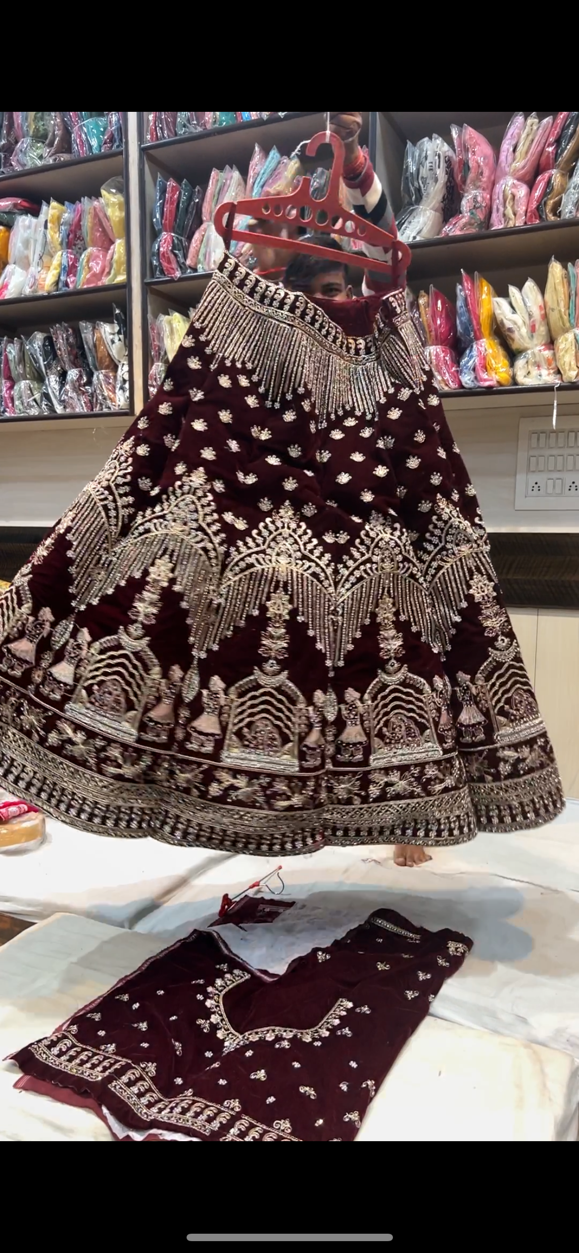 Maroon Doli barat Lehenga