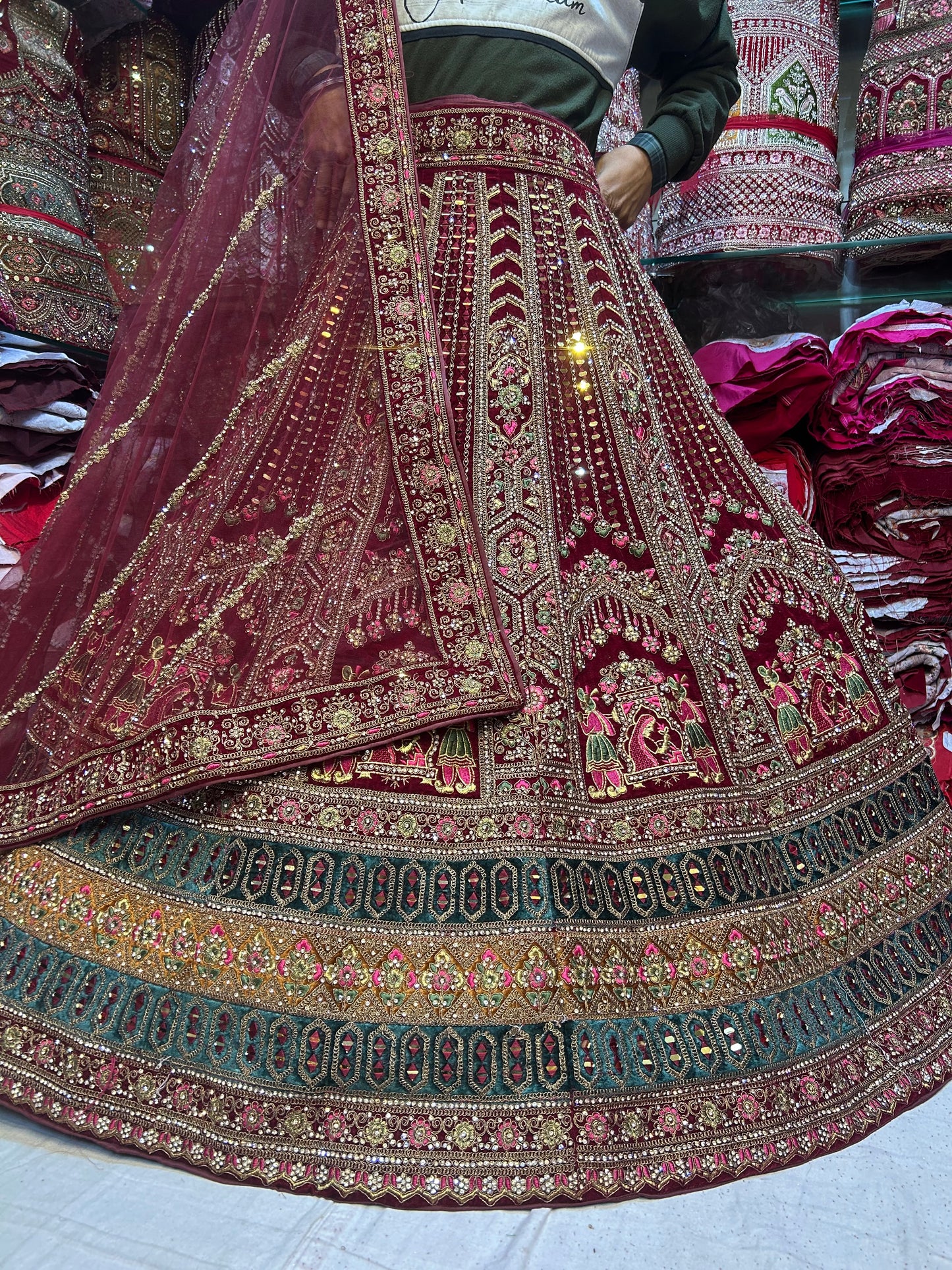 Diseñador granate doli barat lehenga