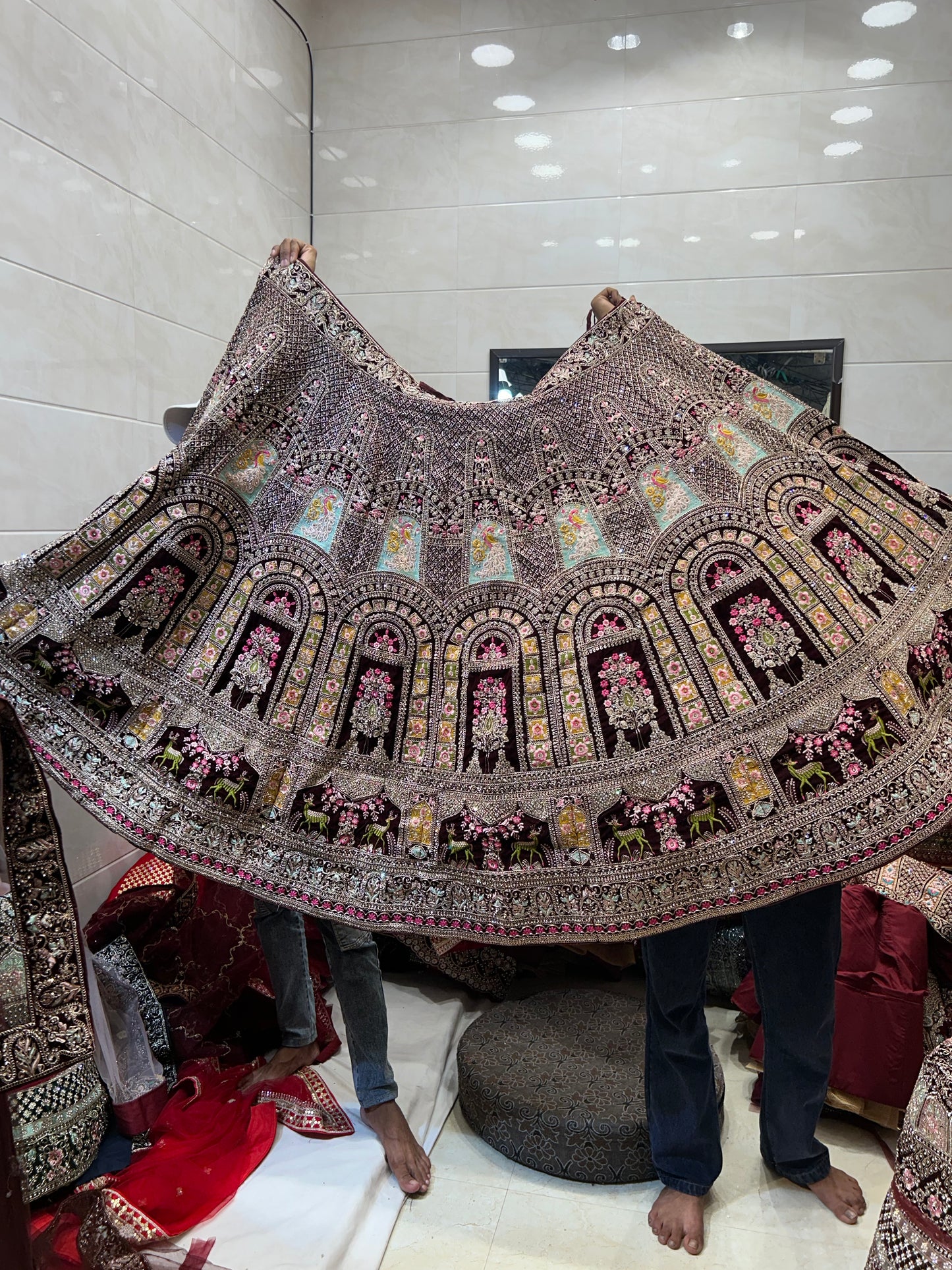 Maroon doli Barat lehenga