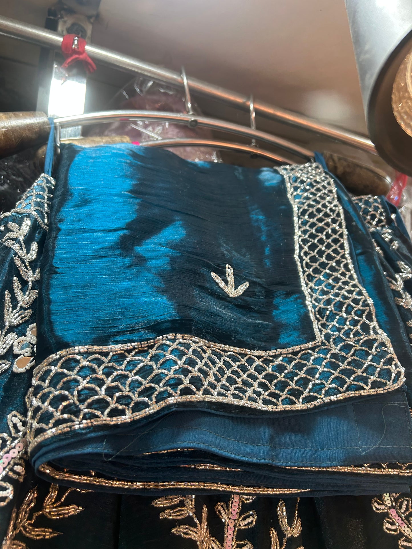 Atractiva lehenga azul hecha a mano