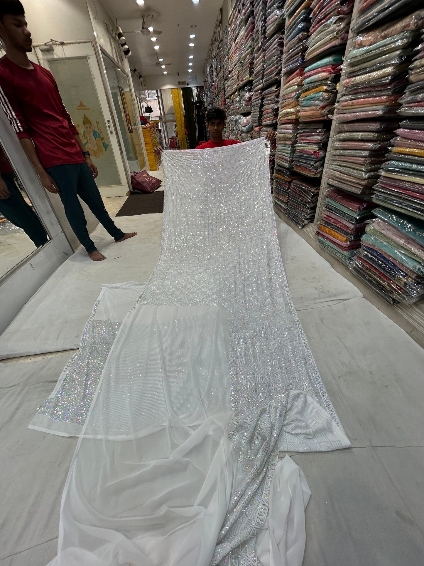 Stylish white fancy saree 🥰