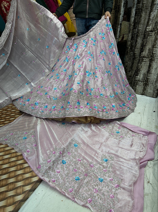 Increíble lehenga rosa para bebé