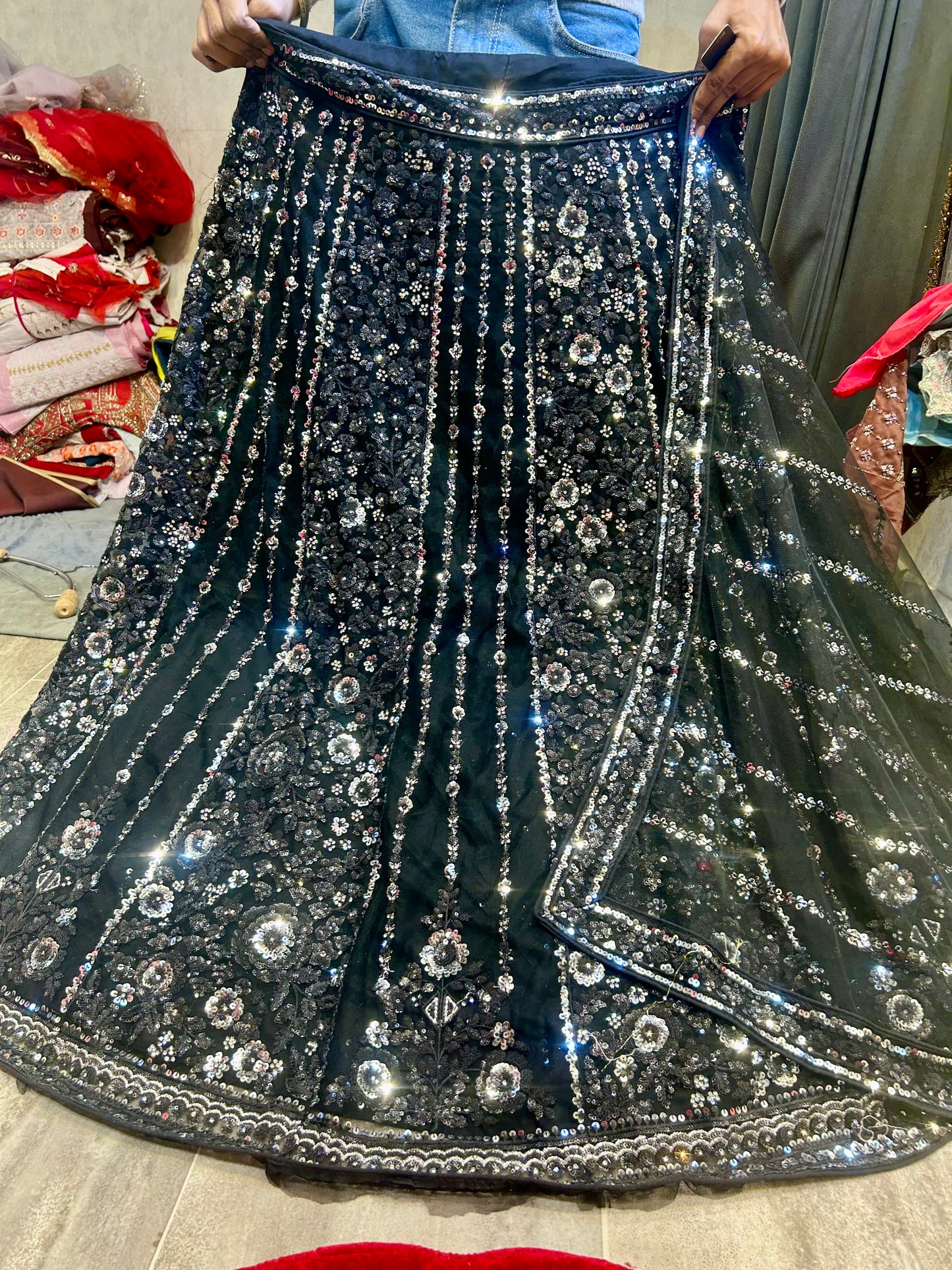 Lehenga negra glamurosa