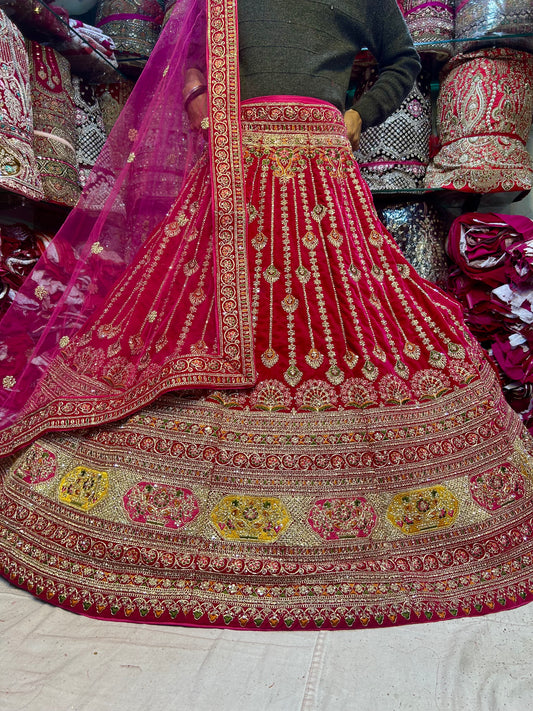 Impresionante lehenga de novia roja