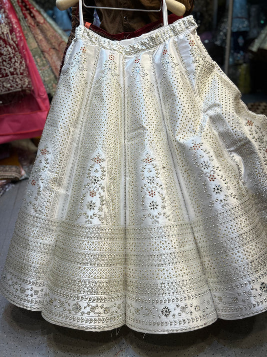 Majestuosa lehenga blanca 😍