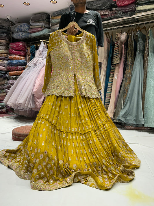 Haldi mehendi Peplum top corto amarillo lehenga