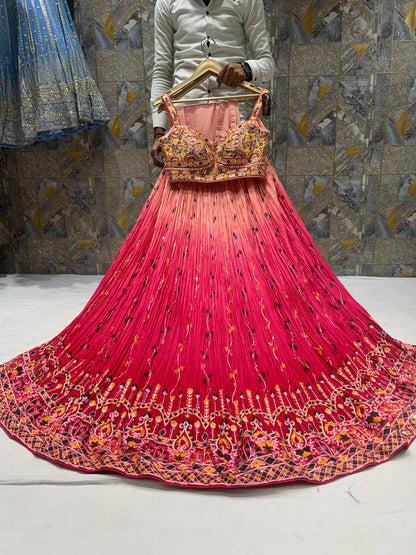 Lehenga con top corto de color rosa oscuro llamativo