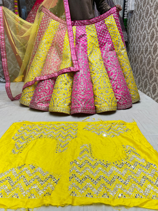 Lehenga de diseñador en amarillo y rosa