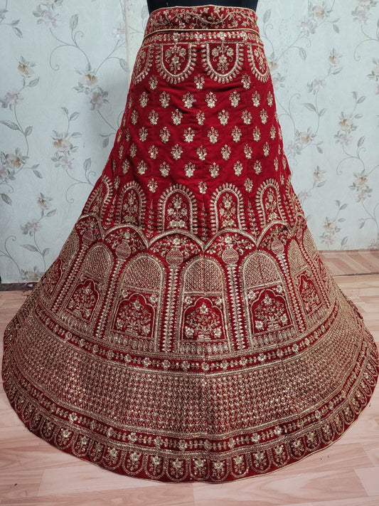 Encantadora lehenga de novia roja