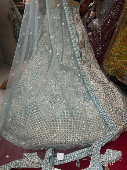 Lehenga azul floreciente