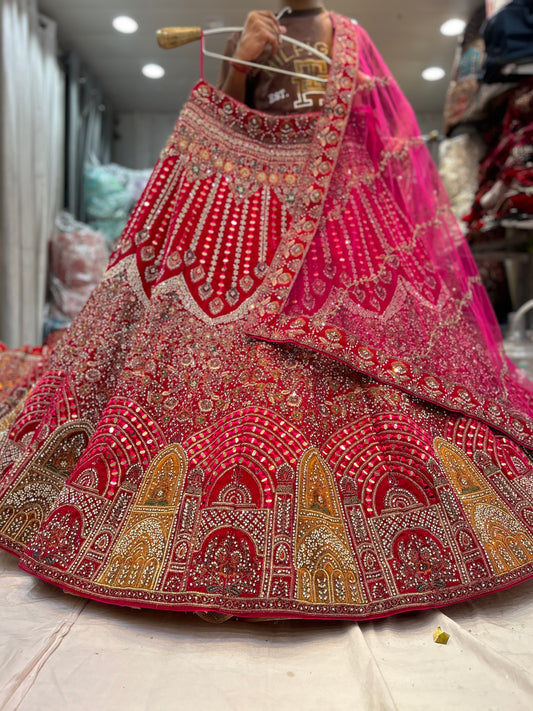 Hermosa rosa Jhumka Rajwada lehenga