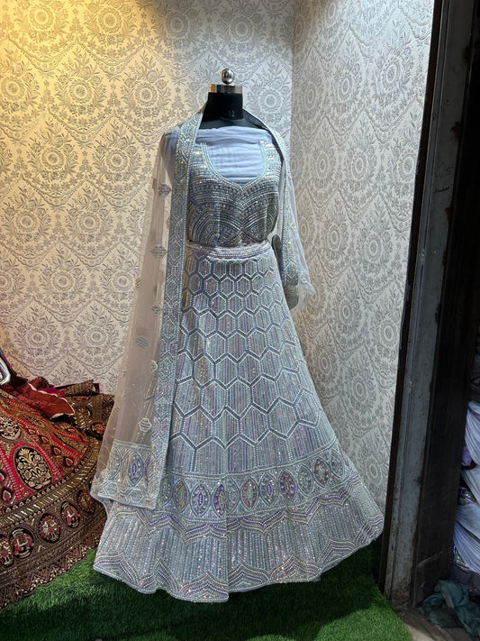 Lehenga de diseño con perla lila y lavanda