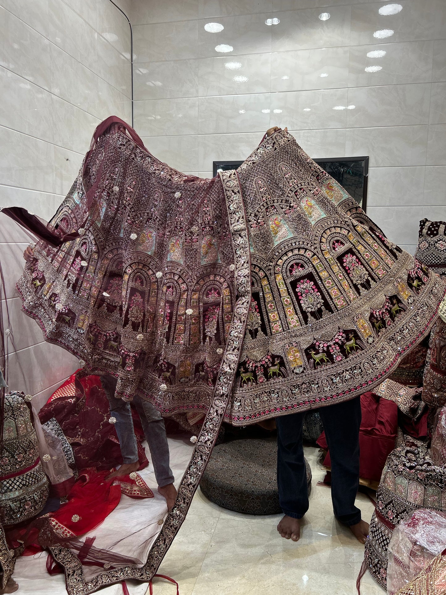 Maroon doli Barat lehenga