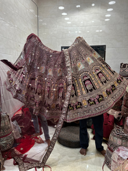 Lehenga de color granate de Barat