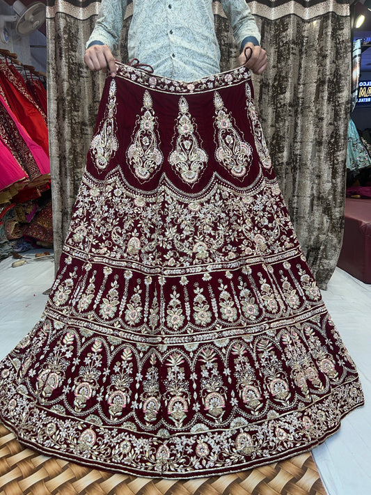 Hermoso trabajo hecho a mano granate Zardozi Dabka Lehenga