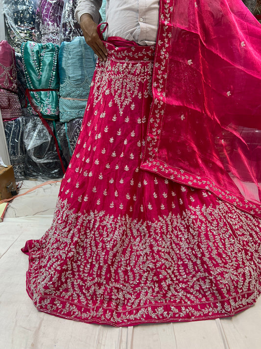 Lehenga rosa oscuro de diseñador PDP