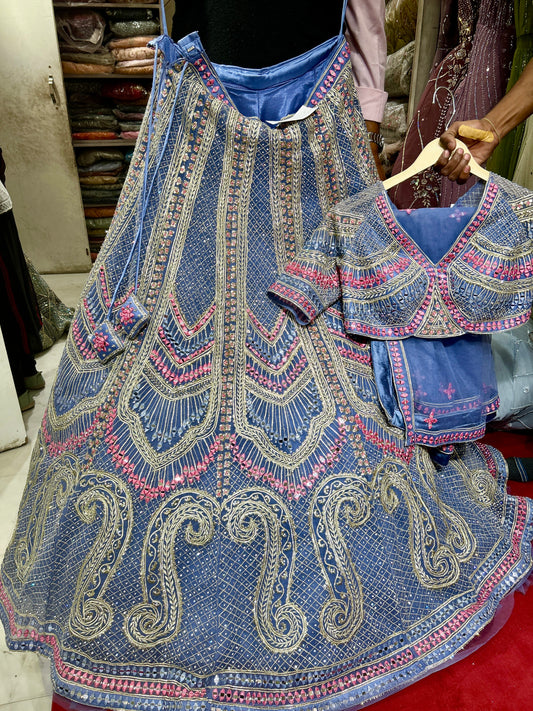 PDP Hermosa lehenga azul hecha a mano