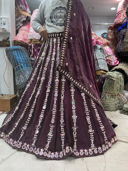 Lehenga de diseñador de lujo en color morado ❤️