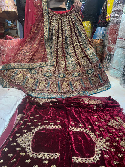 Lehenga de diseñador para novias en color granate intenso ❤️