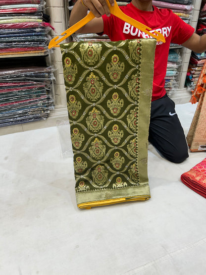 Stunning Green fancy saree 🥰