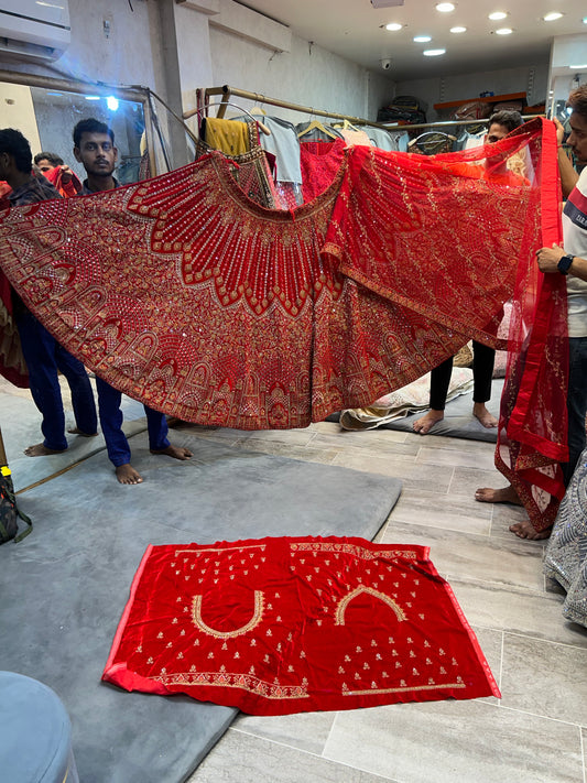 Increíble Lehenga nupcial roja Jhumka