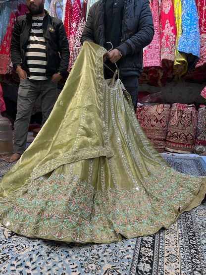 Lehenga dorada de diseñador