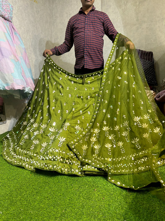 Lehenga de mehendi verde