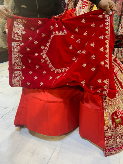 Lehenga de diseñador en color rojo ❤️