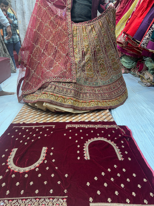 Lehenga de diseñador para novias de color amarillo intenso ❤️