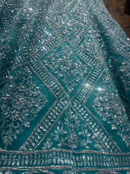 Hermoso top corto tipo lehenga de color azul cielo