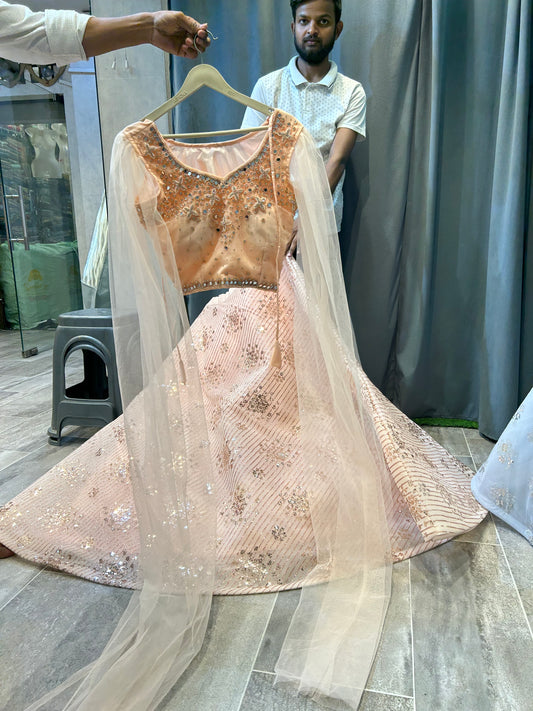 Lehenga rosa bebé de diseñador