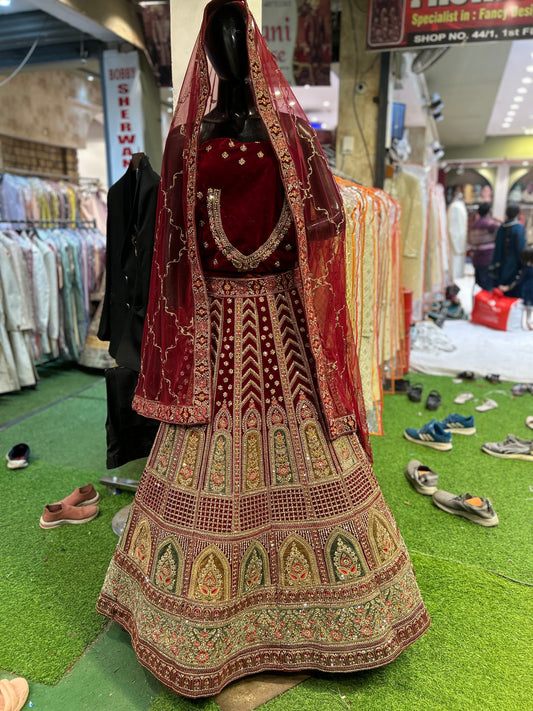 Lehenga nupcial roja majestuosa