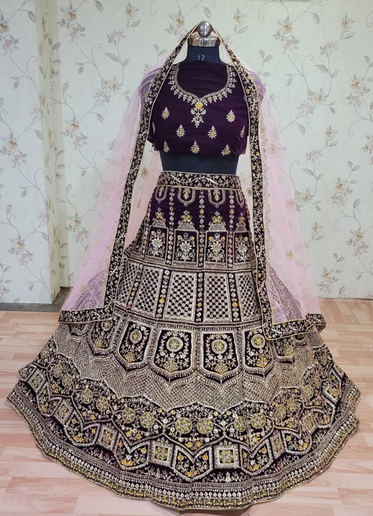 Lehenga nupcial elegante de color granate