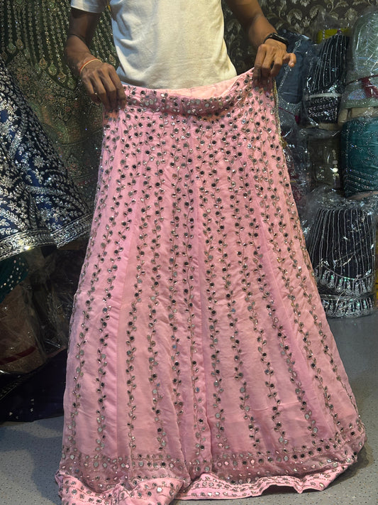 Impresionante lehenga hecha a mano en color lila con espejo rosa (cualquier color a pedido)