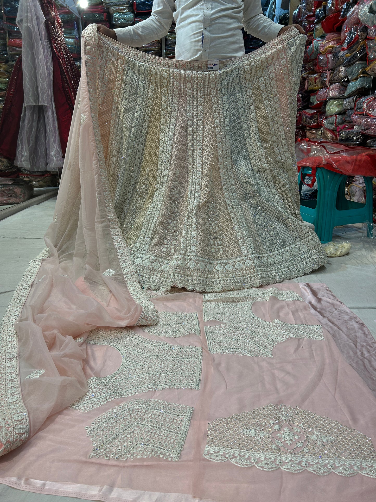 Fabulosa lehenga rosa bebé