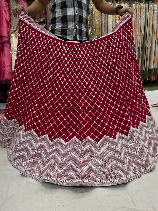 Lehenga roja extraordinaria