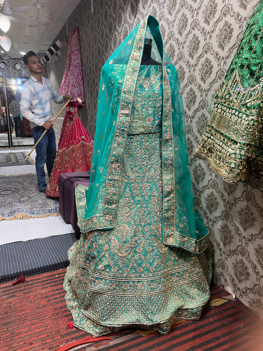 Increíble lehenga verde rama pura hecha a mano