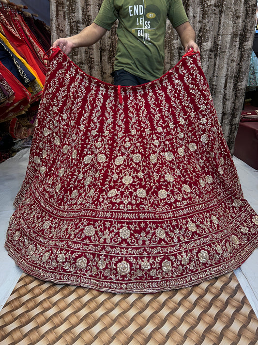 Fabuloso Lehenga rojo hecho a mano, Zardozi dabka