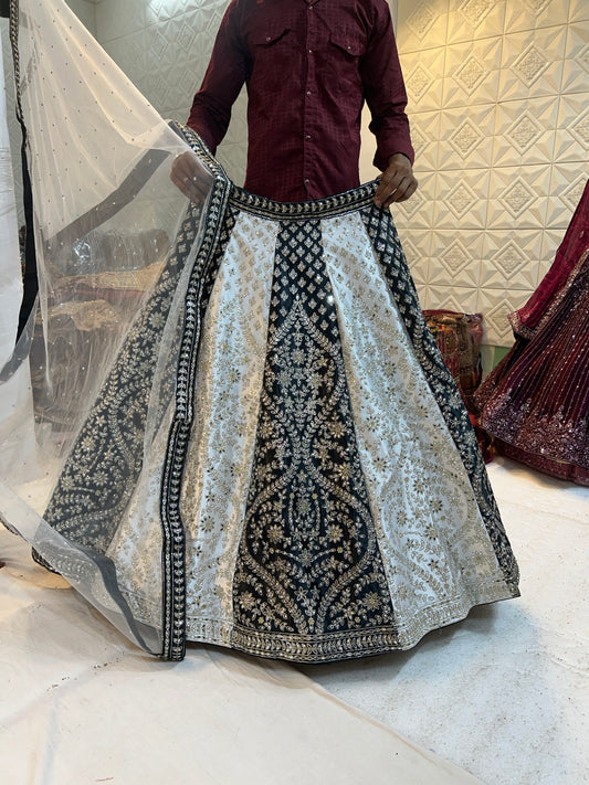 Lehenga brillante blanca y negra para fiesta