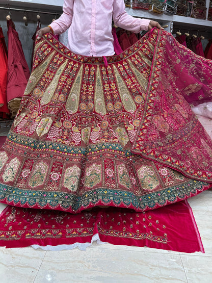 Algo diferente: lehenga dupatta doble de novia en rojo