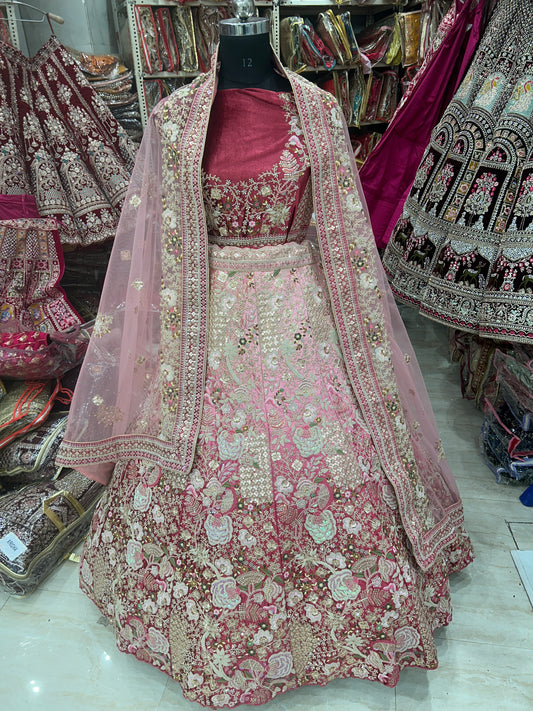 Lehenga de diseñador con degradado blanco y rosa elegante ❤️