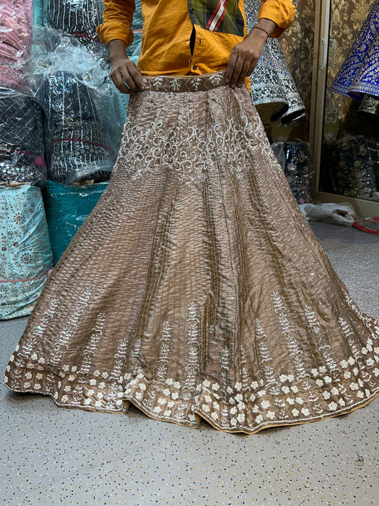 Lehenga dorada de diseñador