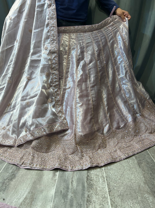 Preciosa lehenga gris